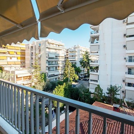 Luxury 1-Bedroom Apartment By The Sea In Atene Esterno foto