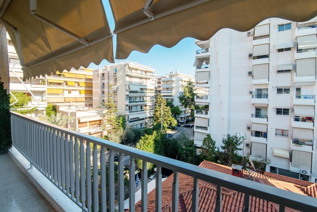 Luxury 1-Bedroom Apartment By The Sea In Atene Esterno foto