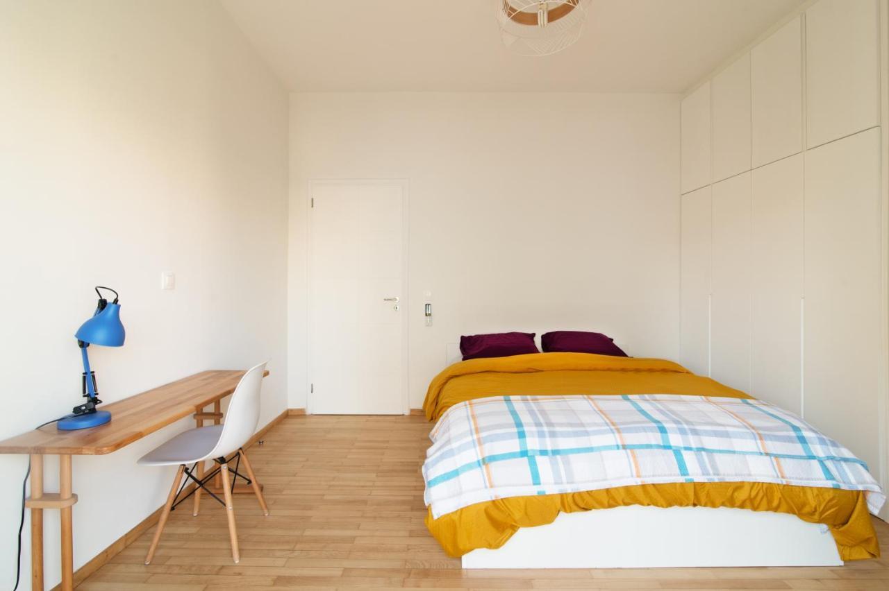 Luxury 1-Bedroom Apartment By The Sea In Atene Esterno foto