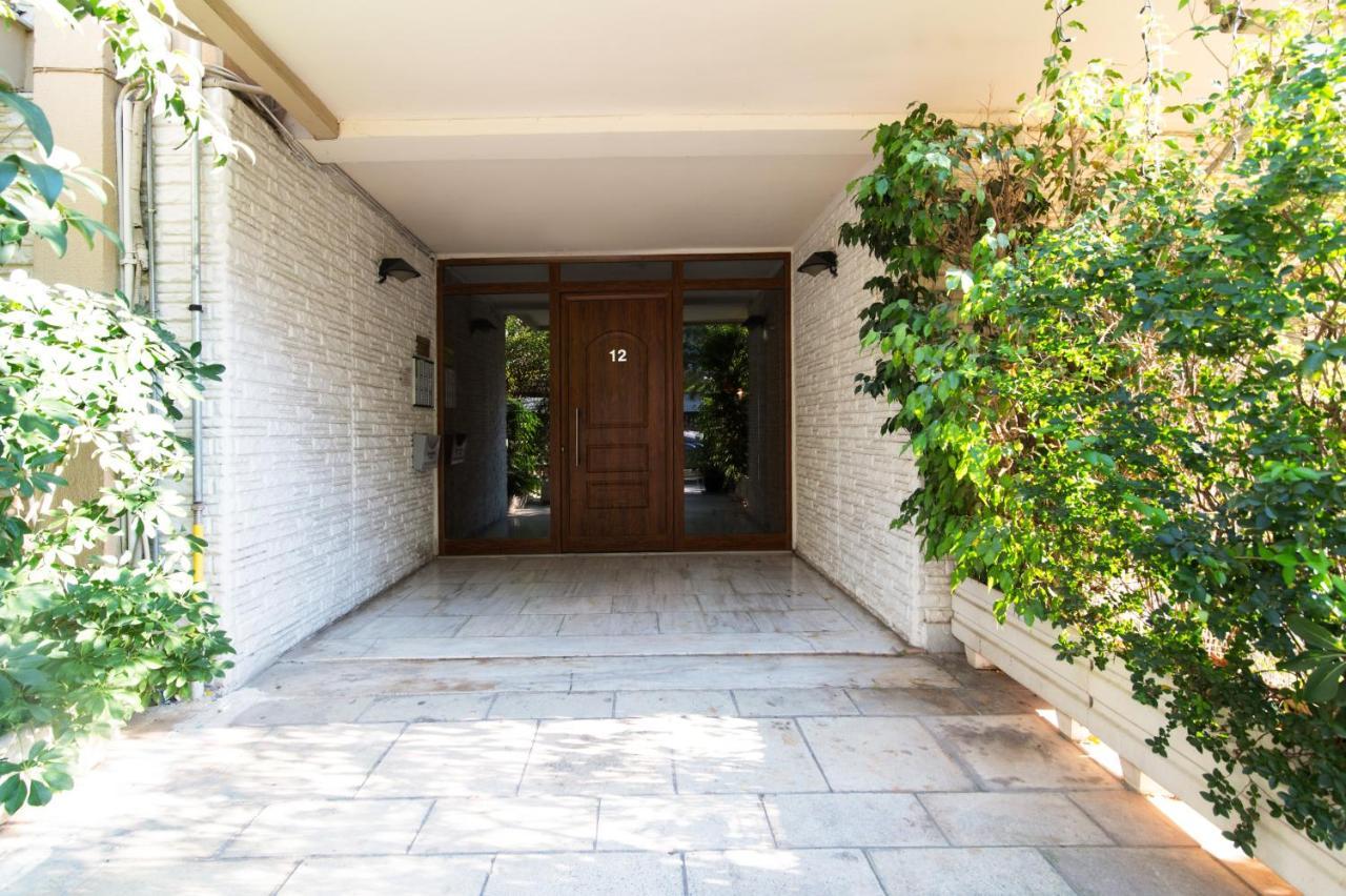 Luxury 1-Bedroom Apartment By The Sea In Atene Esterno foto