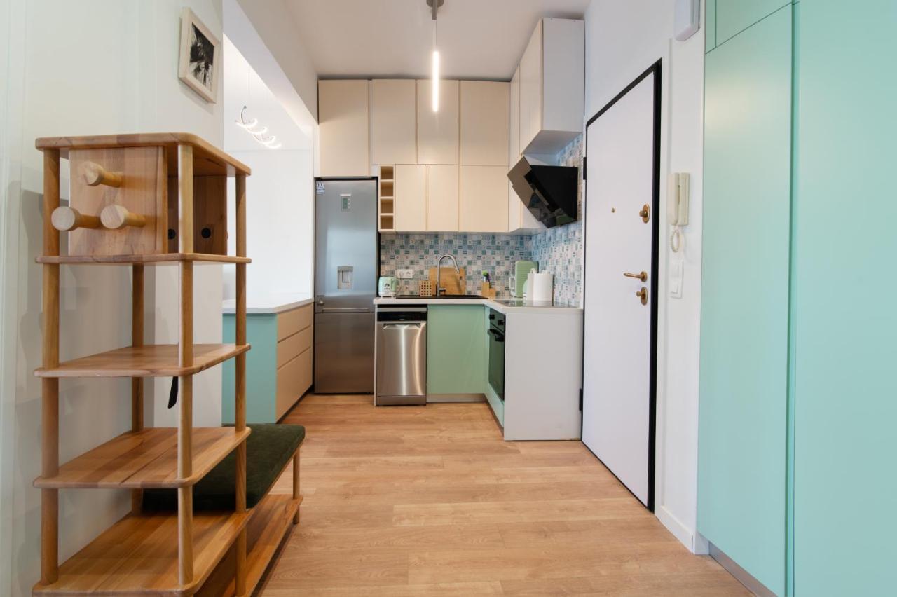 Luxury 1-Bedroom Apartment By The Sea In Atene Esterno foto